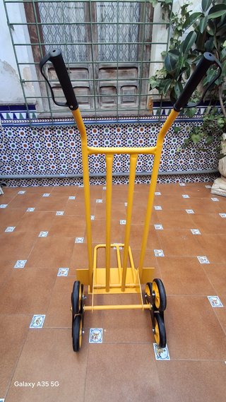 Carretilla Seminueva plegable para escaleras