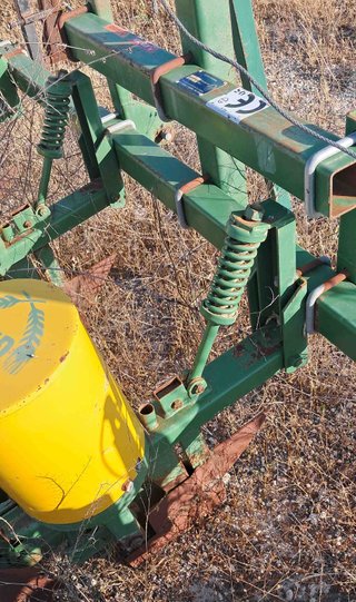 Sembradora GIL para maíz y girasol de 4 tambores.