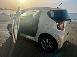 Toyota iQ 2010
