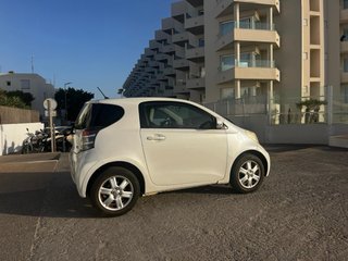 Toyota iQ 2010