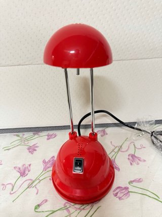 Lampada da tavolo vintage rossa