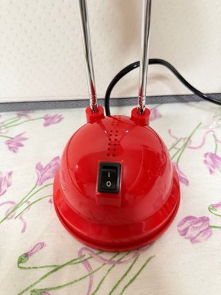Lampada da tavolo vintage rossa