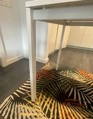 Mesa de comedor blanca moderna