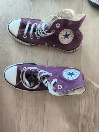 Converse Moradas Talla 37.5