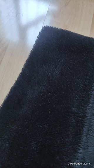 Estola de pelo sintético negra