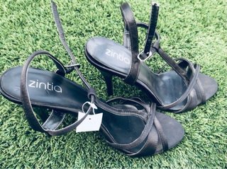 Sandalias de tacón Zintia T40 Negros