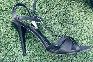 Sandalias de tacón Zintia T40 Negros