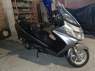 Suzuki Burgman 250 Gris Plata