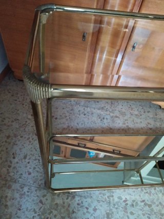 Mueble auxiliar vitrina cristal dorado