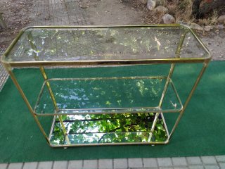 Mueble auxiliar vitrina cristal dorado