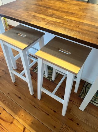 Isla de cocina madera roble y taburetes