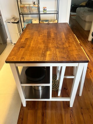 Isla de cocina madera roble y taburetes