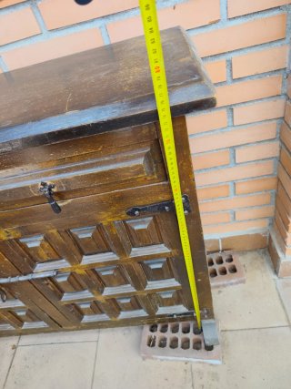Mueble antiguo de madera