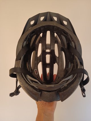Casco de bicicleta, perfecto estado. Con visera.