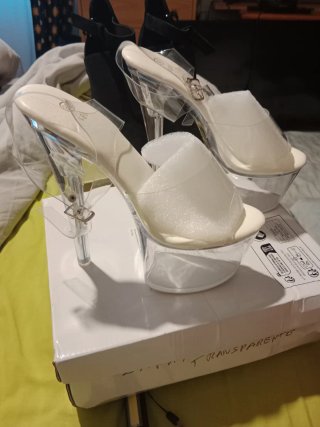 Sandalias y botines negros y blancos.sandalias 36