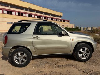 TOYOTA RAV4 2.0 D-4D 4X4 116 CV · 3 PUERTAS · 219.