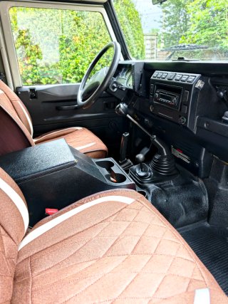 Land Rover Defender 2005