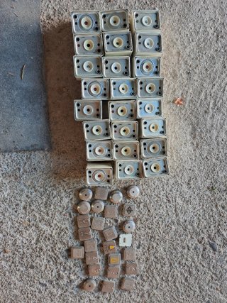 Lote pulsadores y carátulas ascensor (varias marca