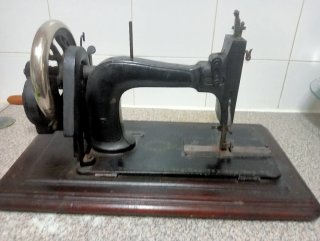 Máquina de coser antigua PFAFF
