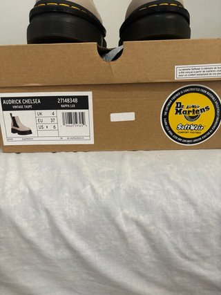 Botas Dr. Martens Beige y Negro