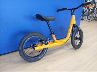 Bicicleta sin pedales niños 12 pulgadas Runride 900 amarillo