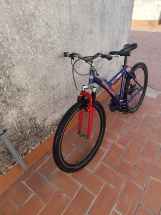 Bicicleta Conor 26 Azul y Roja