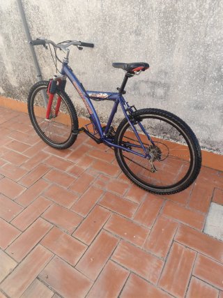 Bicicleta Conor 26 Azul y Roja