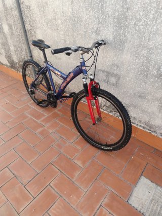 Bicicleta Conor 26 Azul y Roja
