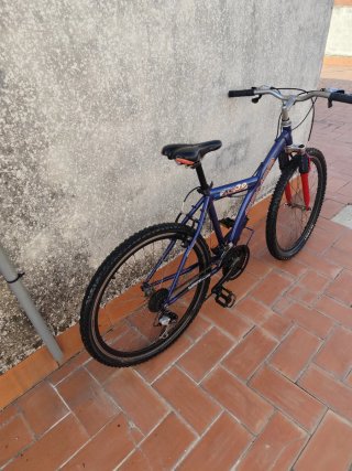 Bicicleta Conor 26 Azul y Roja