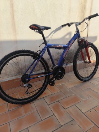 Bicicleta Conor 26 Azul y Roja