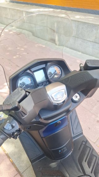 Se vende o cambia por coche gasolinaKymco X Town