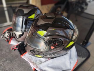 Pareja Cascos Modulares MT W17  ATOM (M y S)