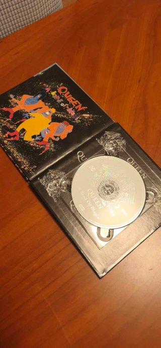 Libro CD Queen A Kind Of Magic