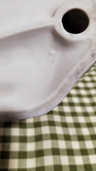 Statuetta ragazza con uccellino e fiori