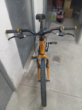 Bicicleta infantil naranja B-PRO 20