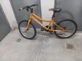 Bicicleta infantil naranja B-PRO 20