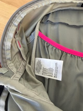 Mochila The North Face Gris y Rosa