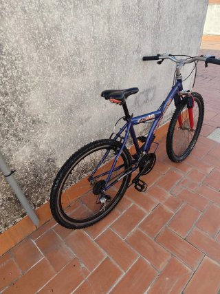 Bicicleta de montaña CONOR