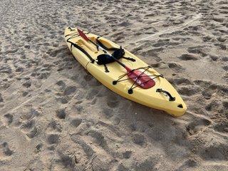 Kayak Amarillo con Remo y asiento