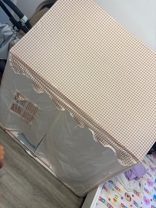 Casita de tela infantil beige y blanca