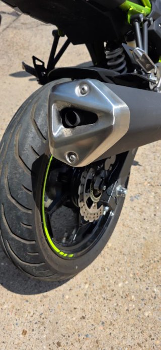 Kawasaki Z125 2021 Negra, Verde y Blanca