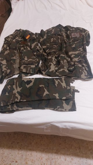Traje militar de campaña