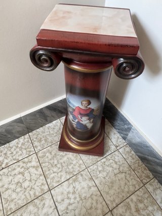 Vaso e colonna decorativi in legno