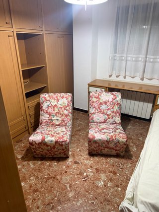 2 Sillones de tela con estampado floral