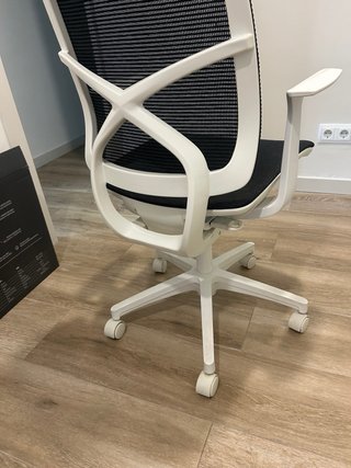Silla de oficina con ruedas