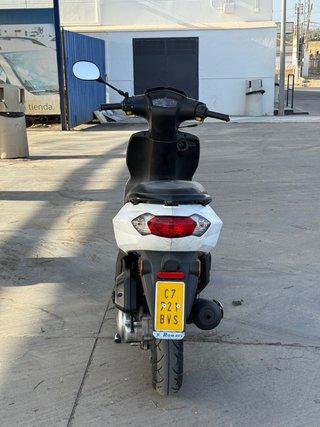 Peugeot Kisbee 4T Blanco Scooter