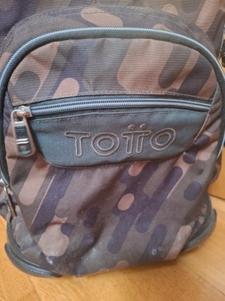 Mochila Totto con ruedas camuflaje