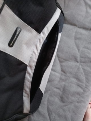 Bolsa nevera negra y blanca