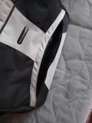 Bolsa nevera negra y blanca