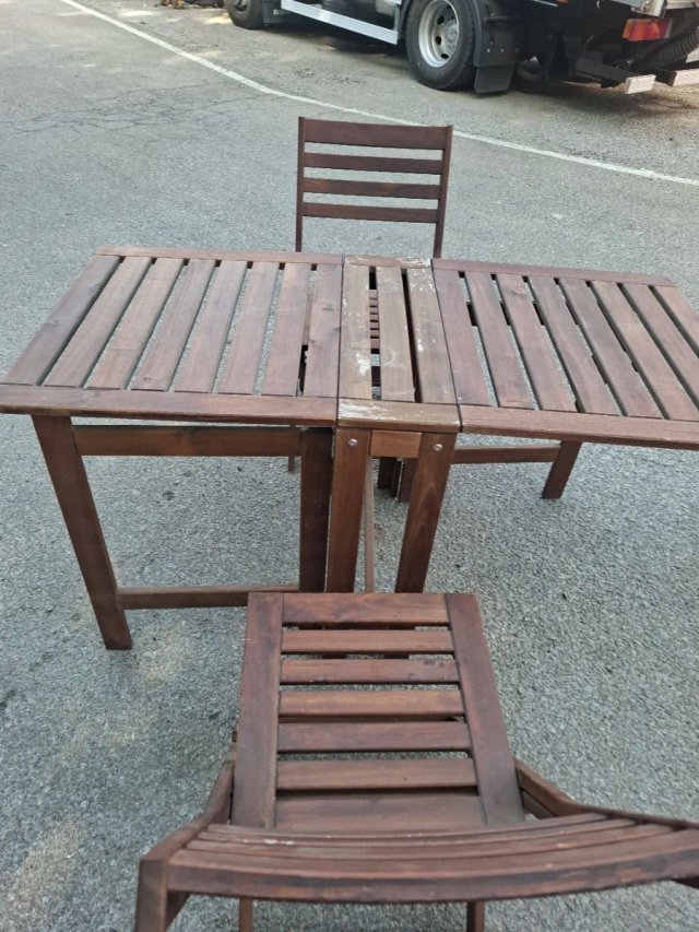 Mesa y Sillas de Madera para Terraza